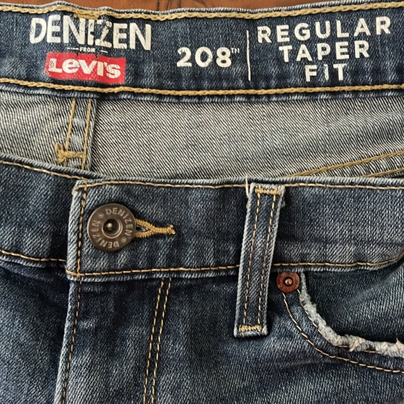Levi's Denizen 208 Regular Taper Fit Pre-Faded Jeans - NWOT - Picture 9 of 11